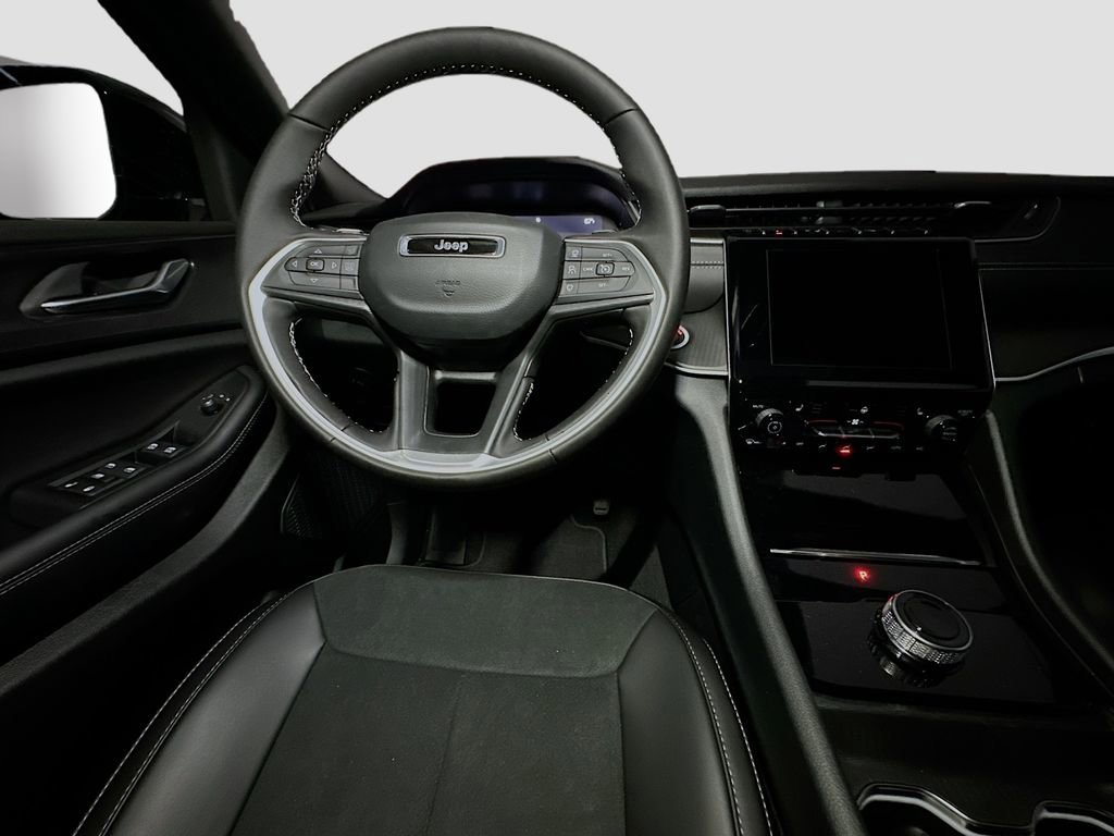 New 2025 Jeep Grand Cherokee L Altitude image 28