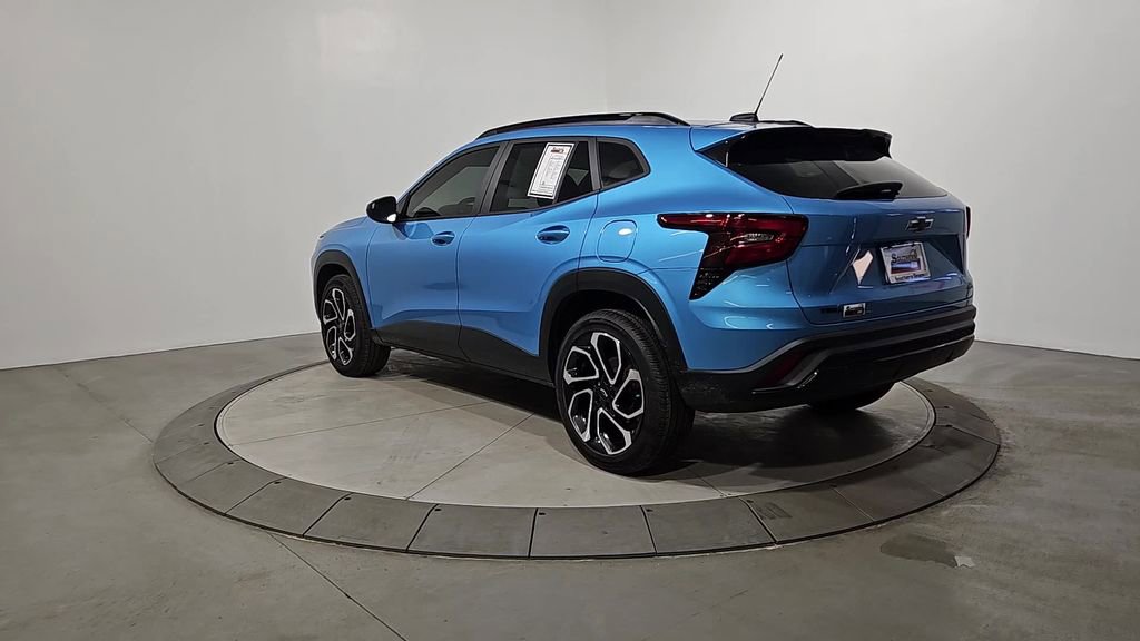 Used 2025 Chevrolet Trax RS w/ Driver Confidence Package image 3