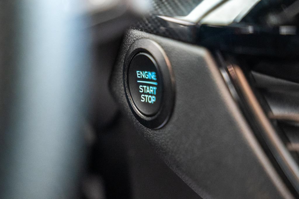 Certified 2025 Ford Escape ST-Line AWD/4WD image 28