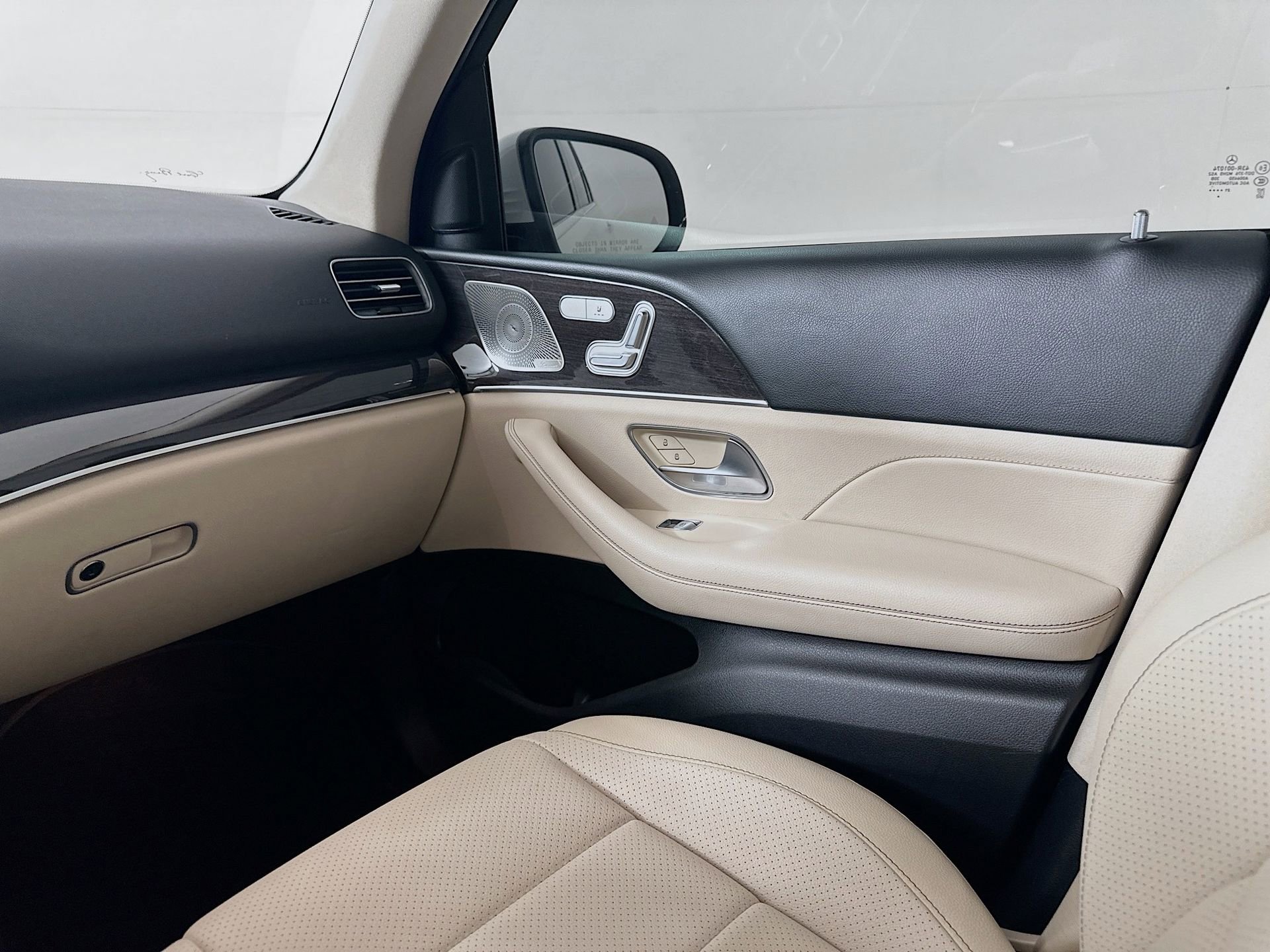 Certified 2022 Mercedes-Benz GLE 350 w/ Premium Package image 25