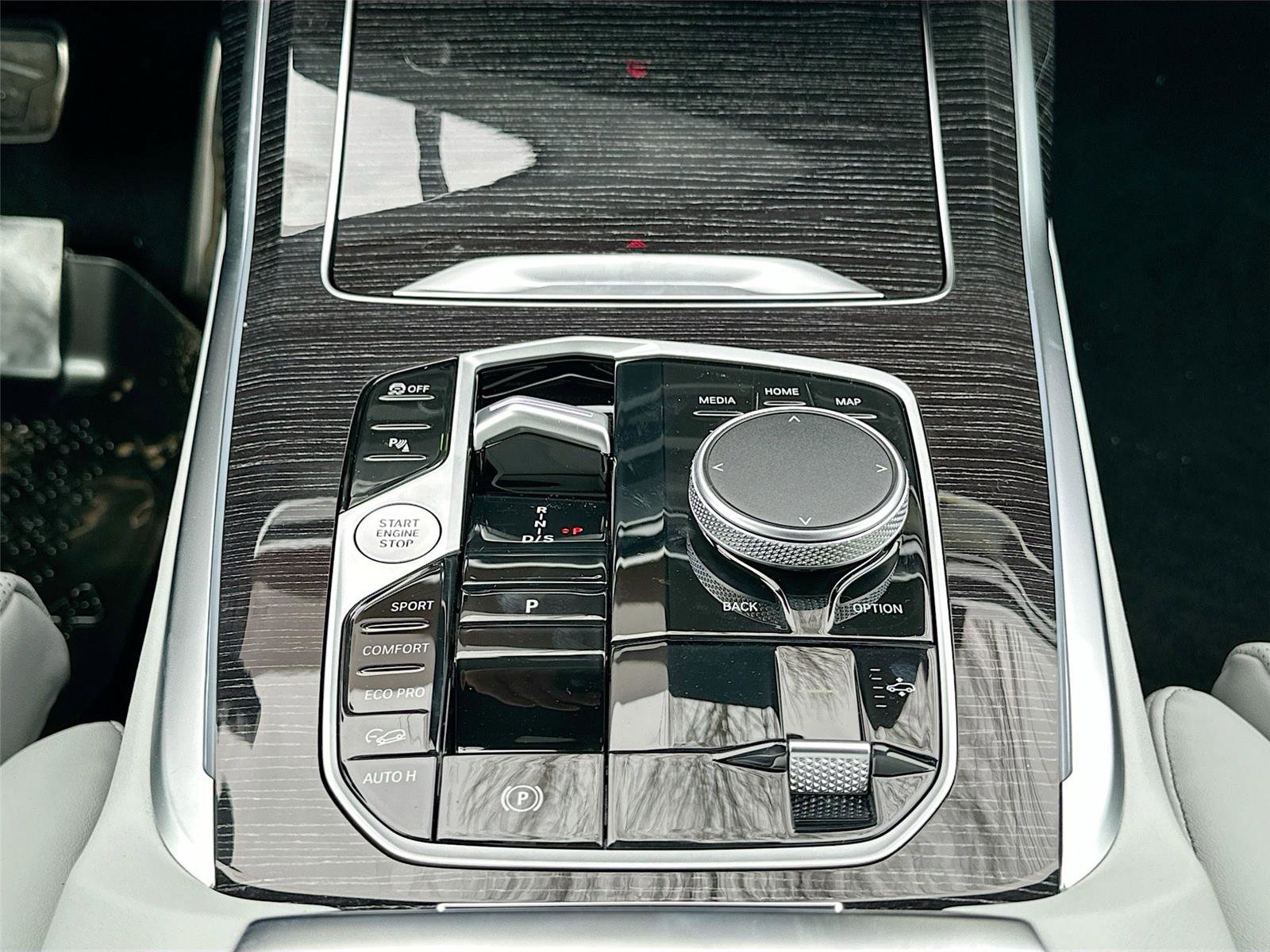 New 2026 BMW X7 xDrive40i w/ M Sport Package image 17