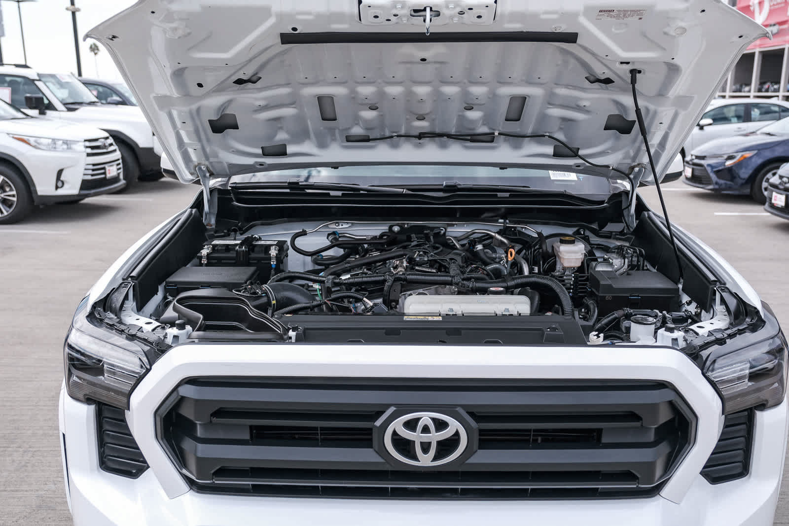 Certified 2024 Toyota Tacoma SR5 AWD/4WD image 28