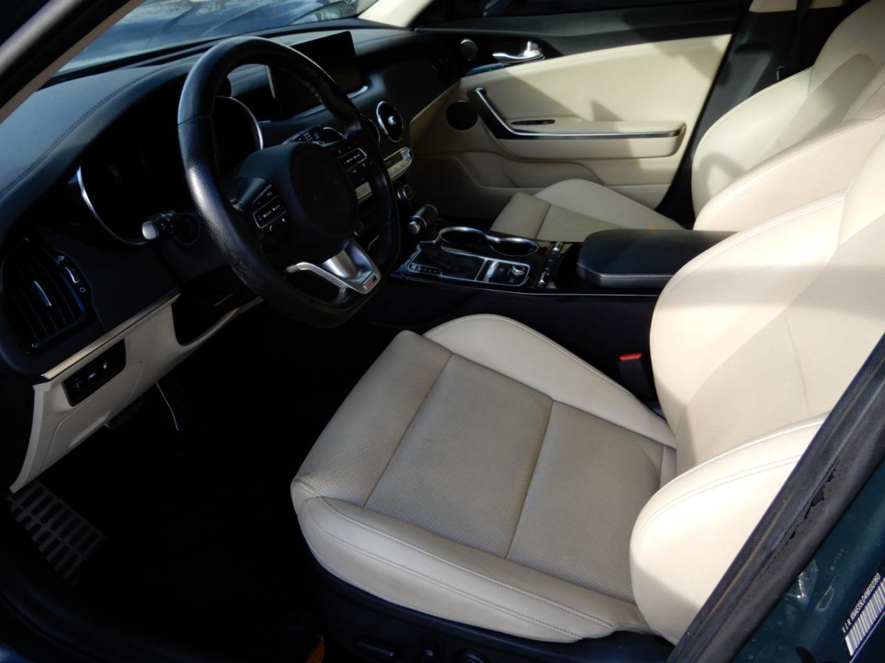 Used 2022 Kia Stinger GT-Line w/ Sun & Sound Package image 10