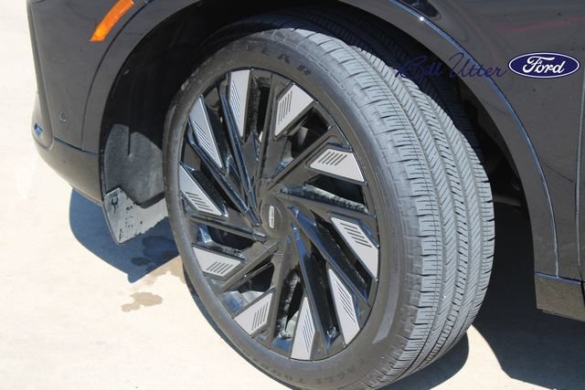 Used 2024 Lincoln Nautilus Reserve w/ Equipment Group 202A AWD/4WD image 9