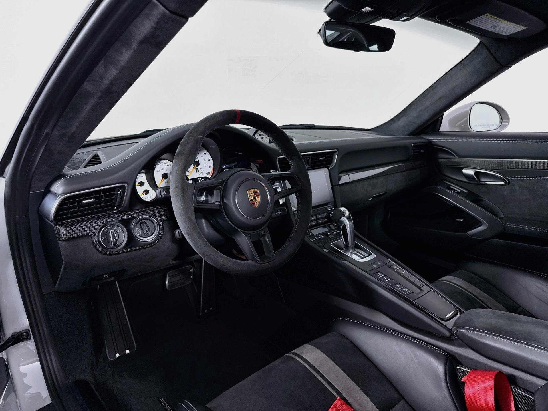 Used 2018 Porsche 911 GT3 RWD image 9