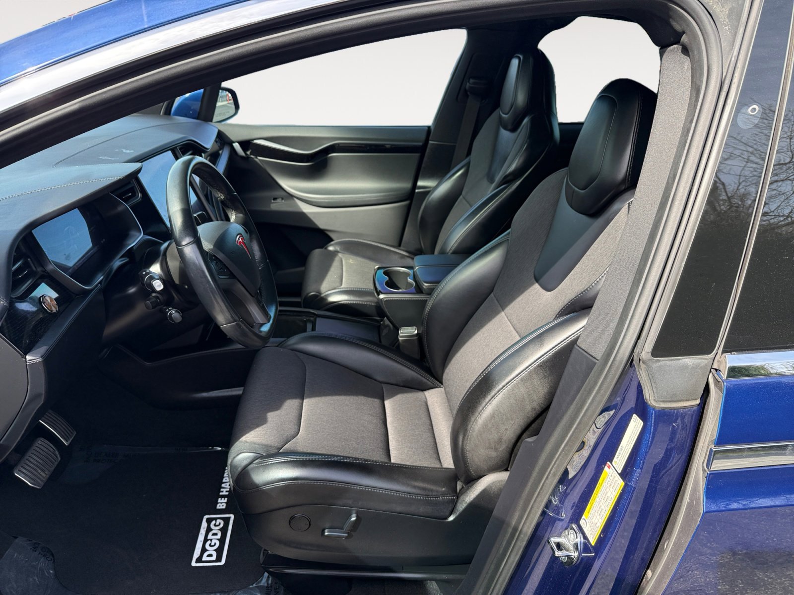 Used 2018 Tesla Model X 75D image 10