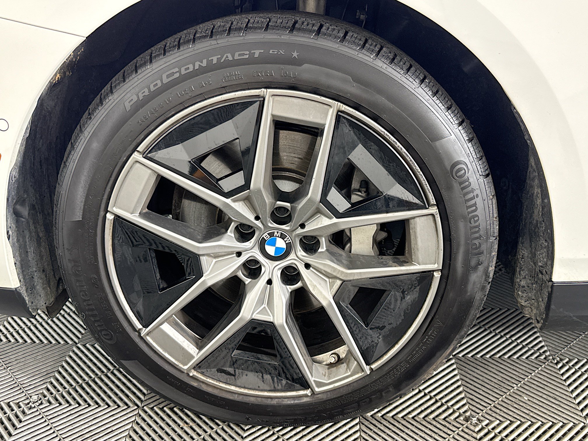 Used 2026 BMW 530i w/ Premium Package RWD image 36