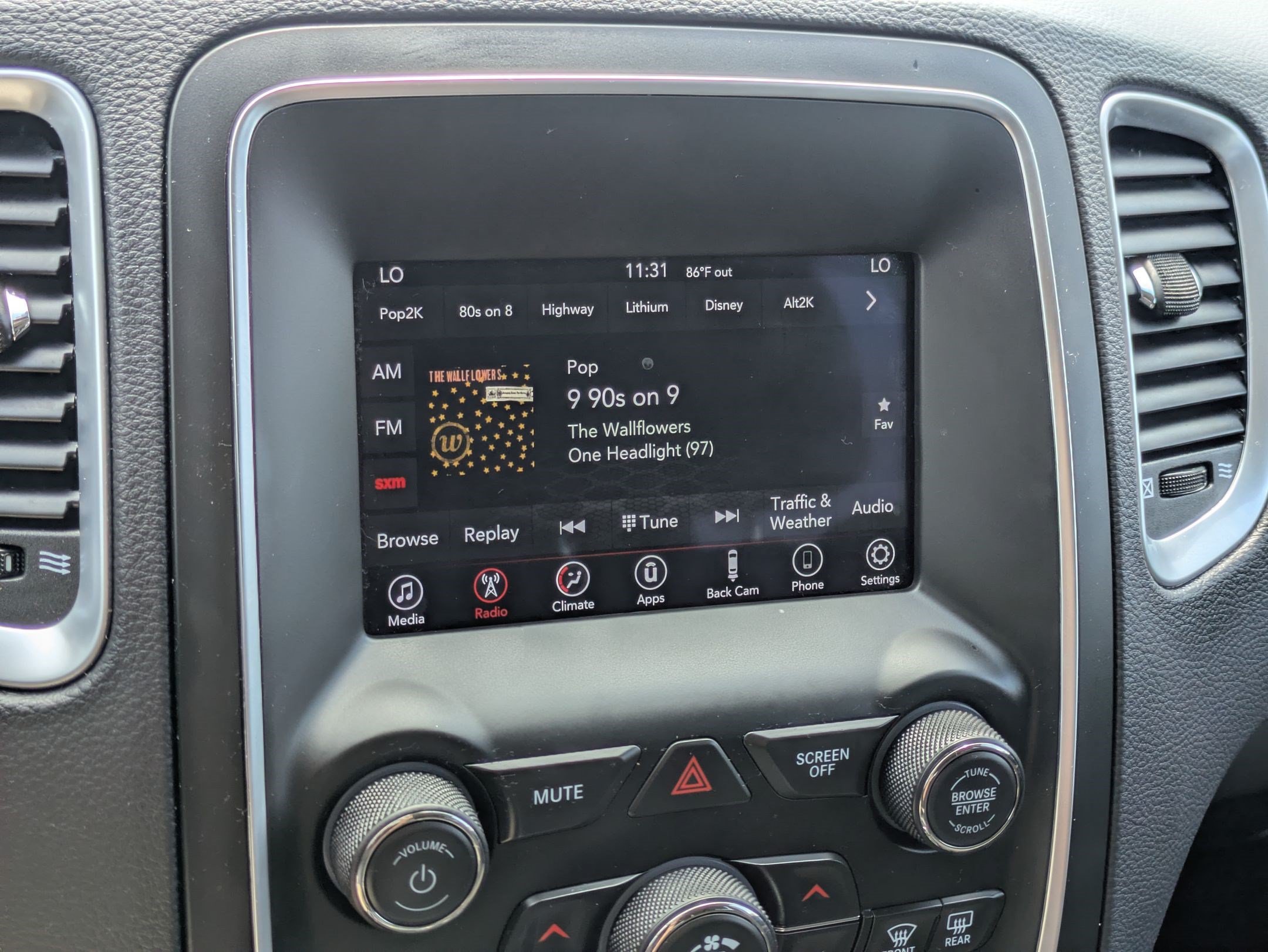 Used 2019 Dodge Durango SXT w/ 3rd Row Seating Group RWD image 24