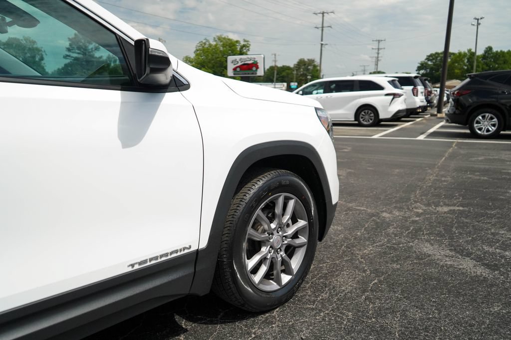Used 2024 GMC Terrain SLT FWD image 17