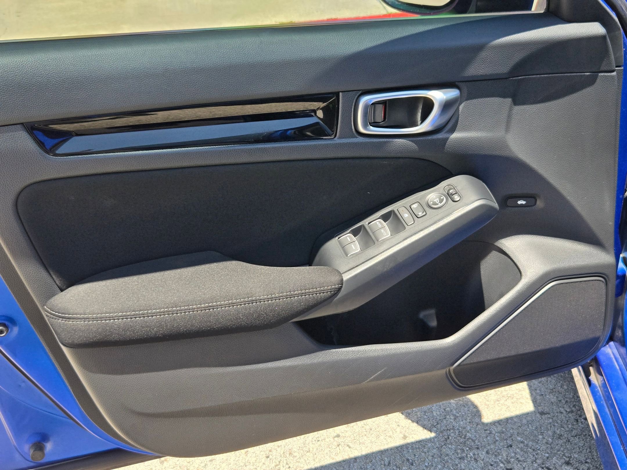 Used 2023 Honda Civic EX image 10