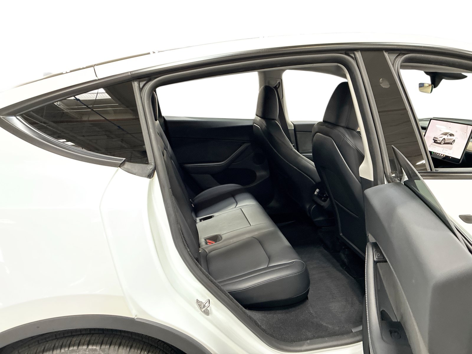 Certified 2023 Tesla Model Y Long Range AWD/4WD image 11