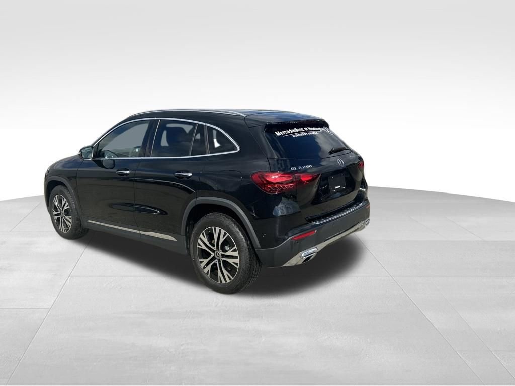 Certified 2025 Mercedes-Benz GLA 250 4MATIC image 3