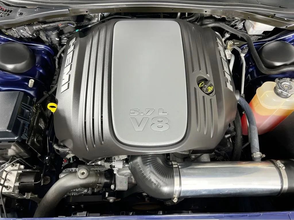 Used 2013 Dodge Challenger R/T image 27