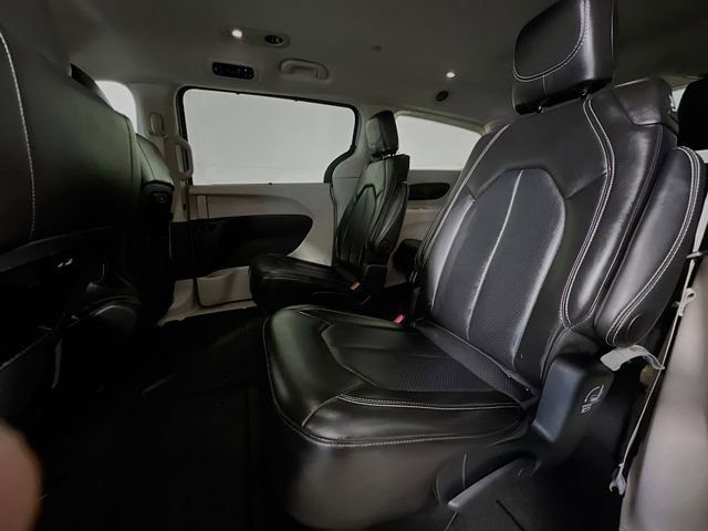 Used 2024 Chrysler Pacifica Touring-L FWD image 25