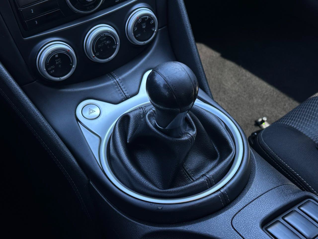 Used 2014 Nissan 370Z Coupe w/ Sport Package RWD image 5