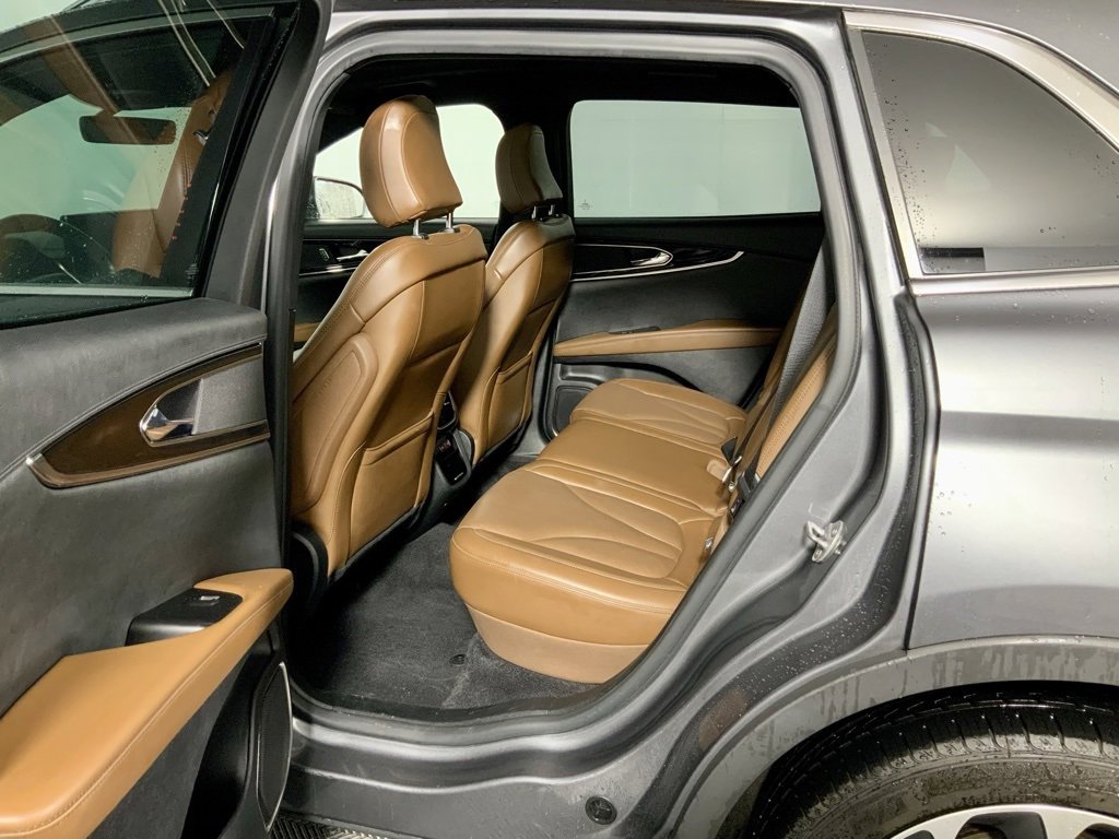 Used 2022 Lincoln Nautilus Reserve w/ Class II Trailer Tow Package image 32