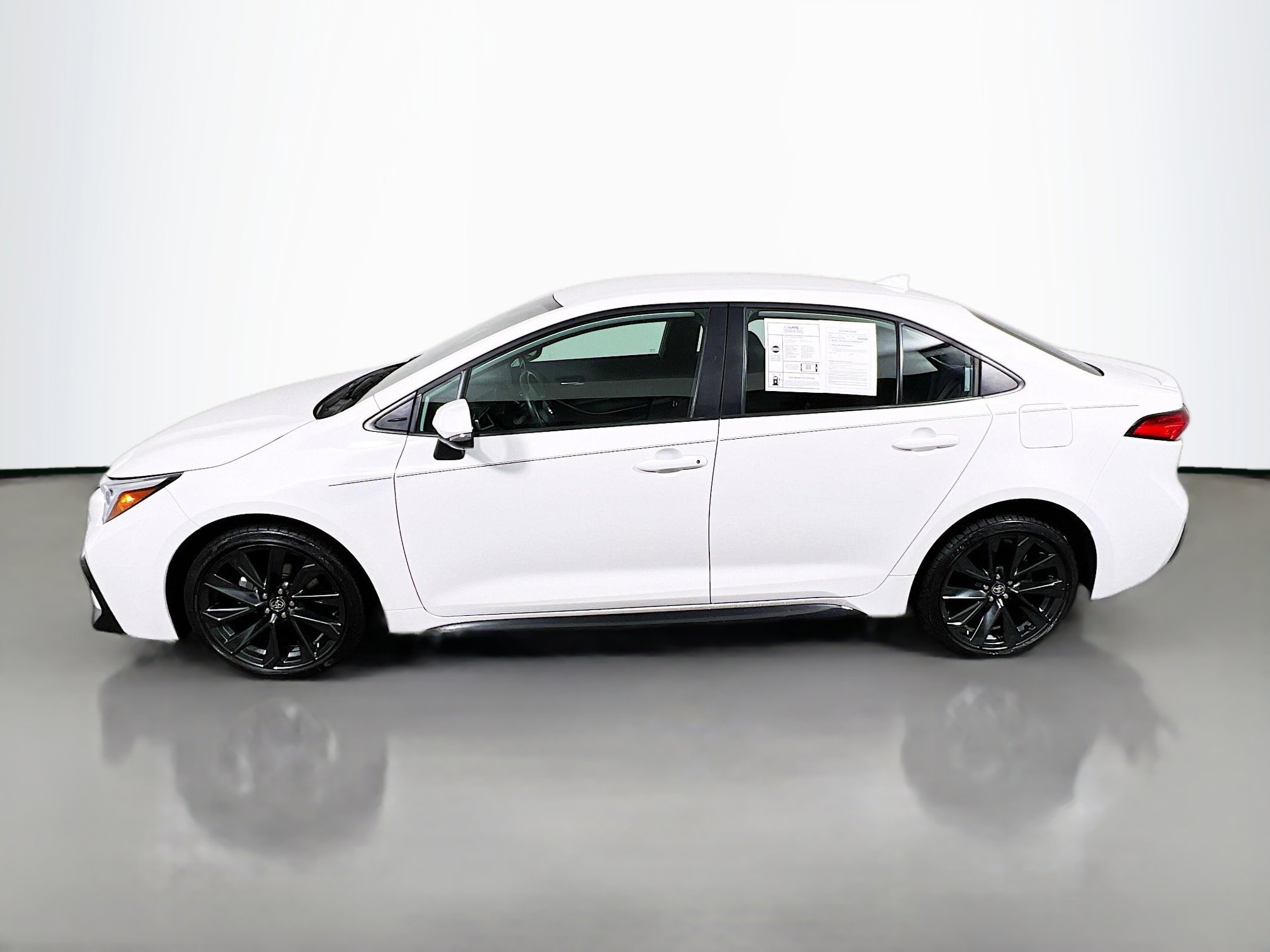 Used 2024 Toyota Corolla SE image 9