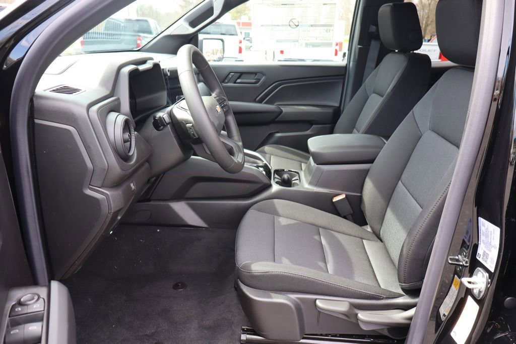 New 2026 Chevrolet Colorado W/T image 5