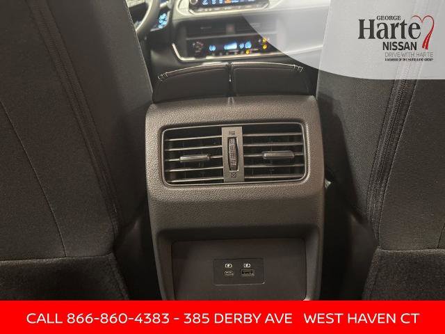 Certified 2023 Nissan Rogue SV image 23