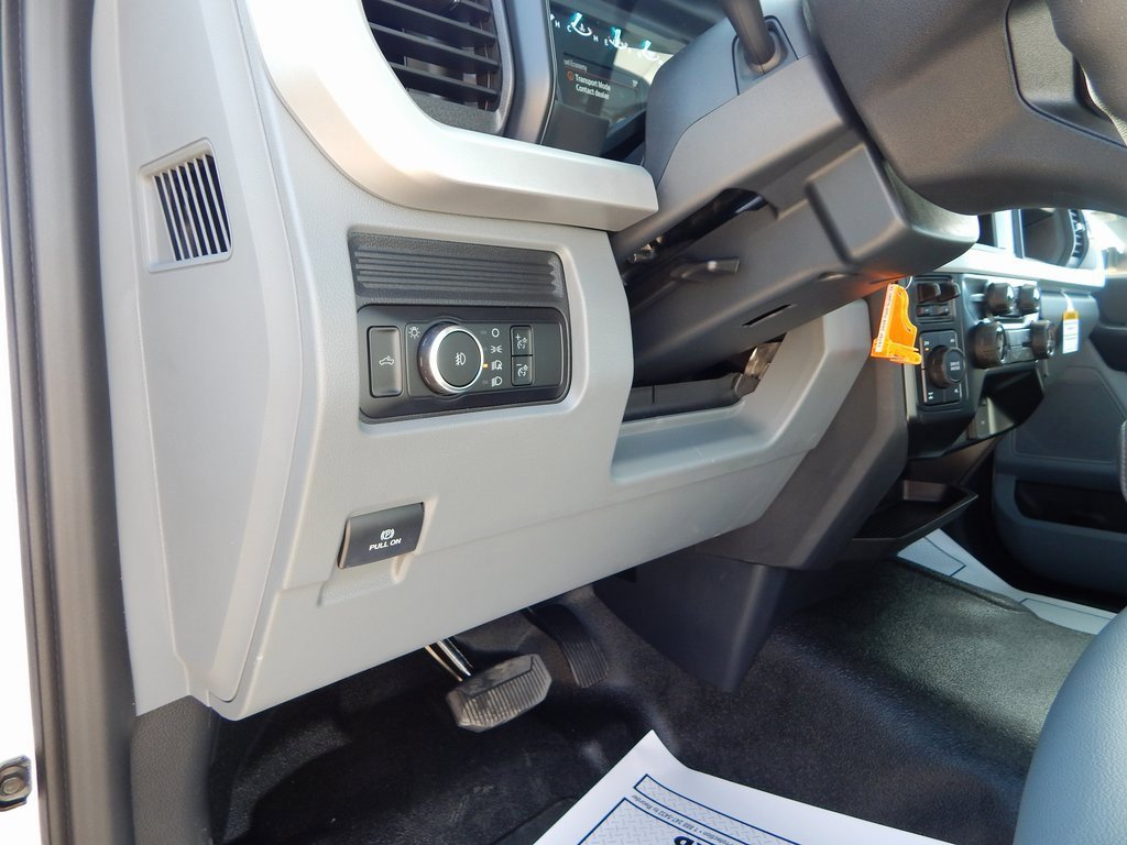 New 2026 Ford F350 4x4 Regular Cab Super Duty image 14