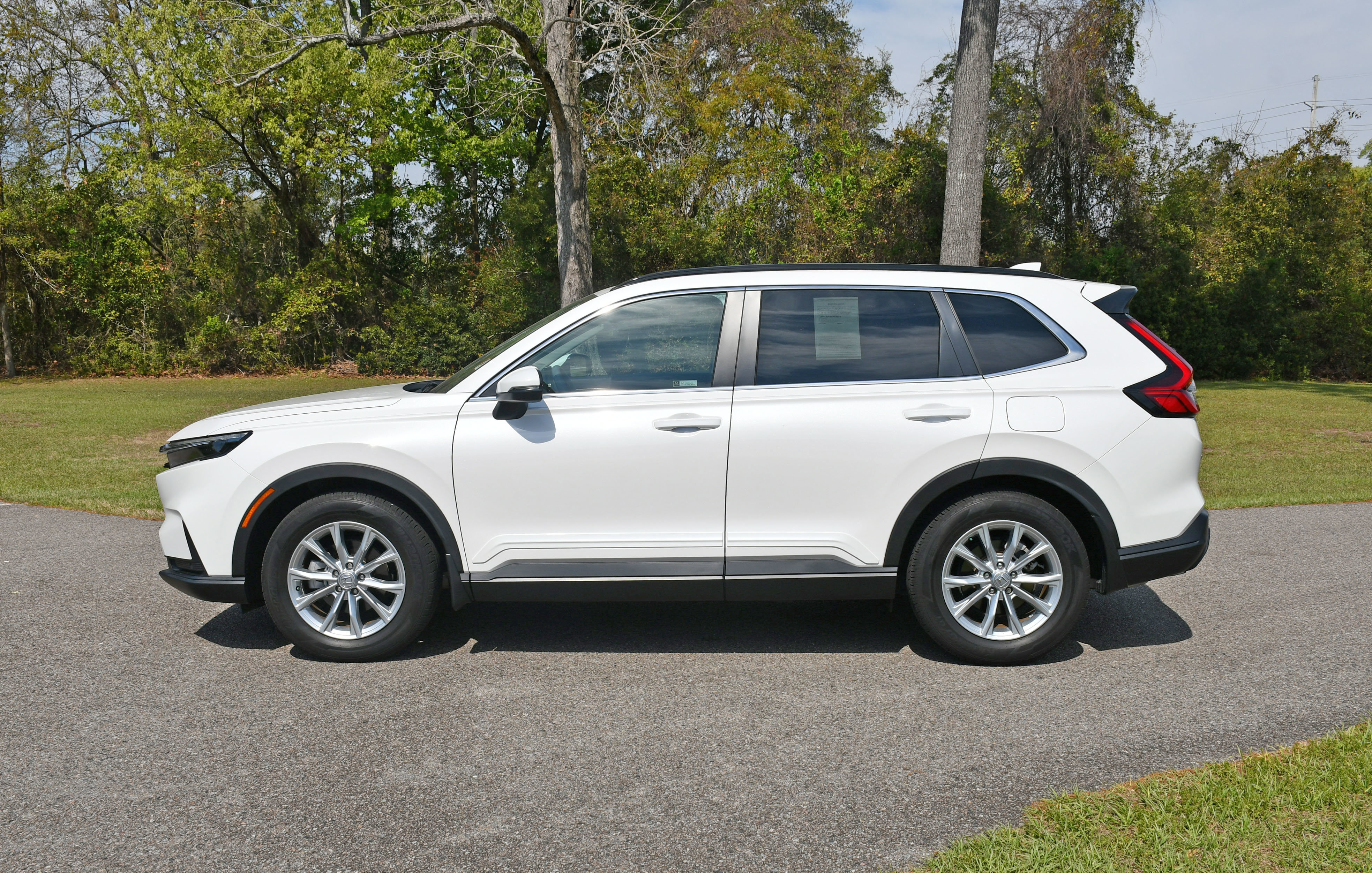 Used 2024 Honda CR-V EX-L image 2