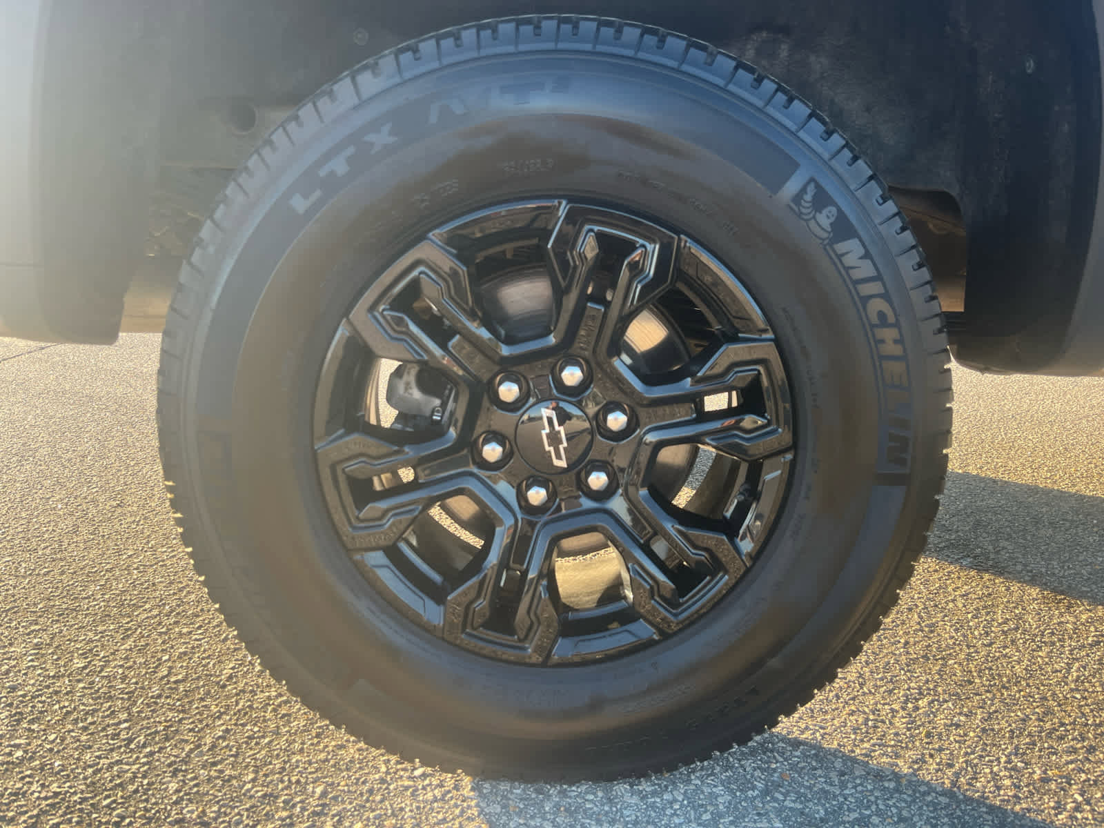 Used 2023 Chevrolet Silverado 1500 ZR2 w/ Technology Package image 34