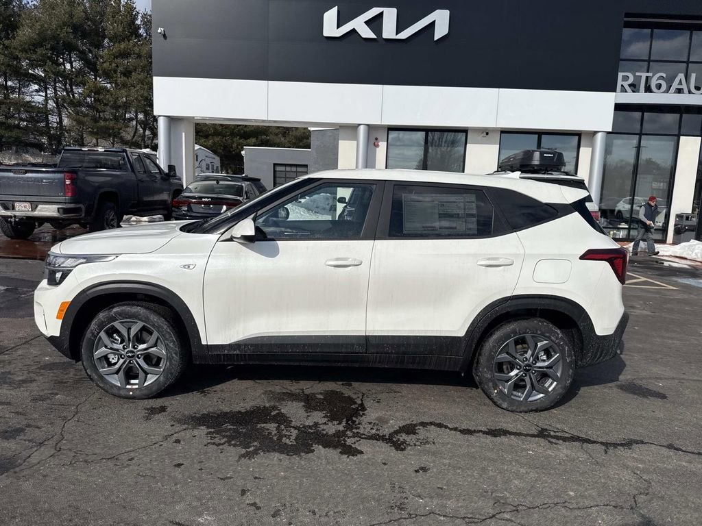 New 2026 Kia Seltos LX image 2