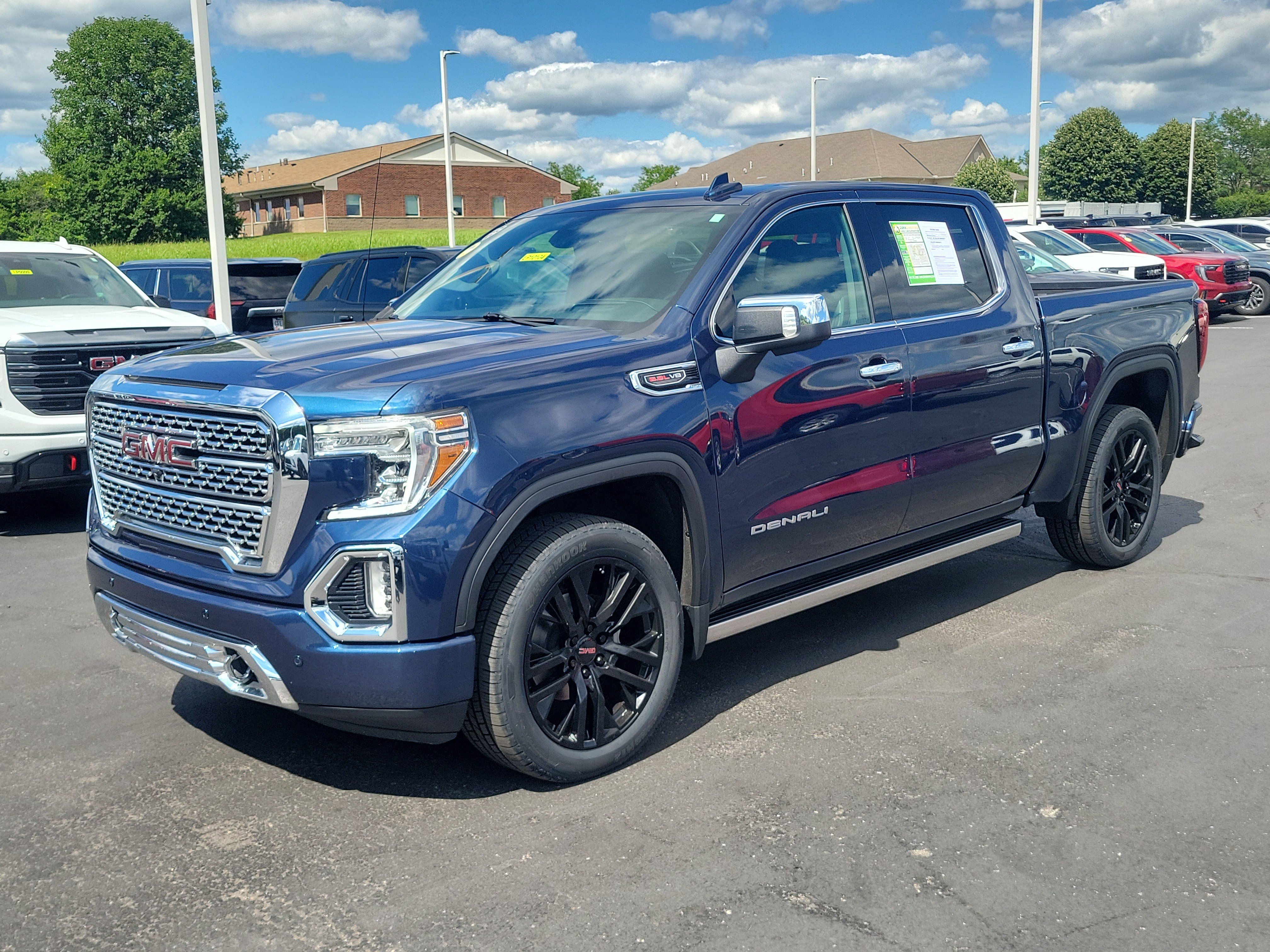 Used 2022 GMC Sierra 1500 Denali w/ Denali Reserve Package AWD/4WD image 2