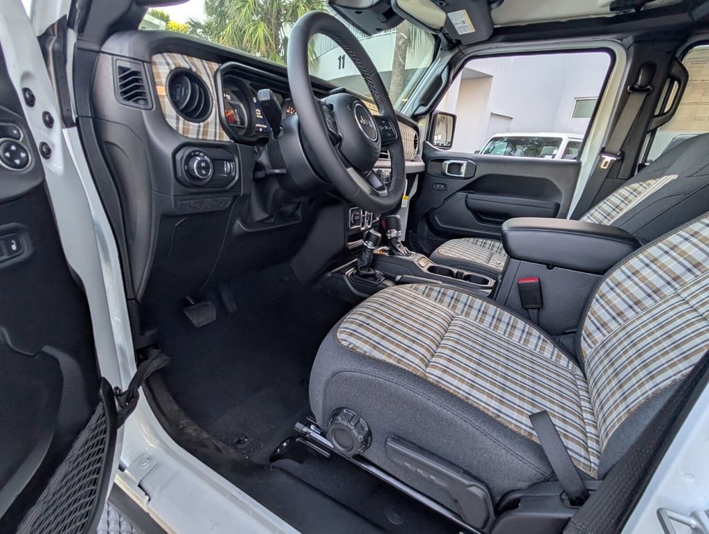 New 2026 Jeep Gladiator Sport AWD/4WD image 13