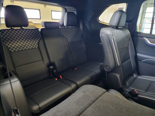 Certified 2025 GMC Acadia Denali w/ LPO, Floor Liner Package AWD/4WD image 18