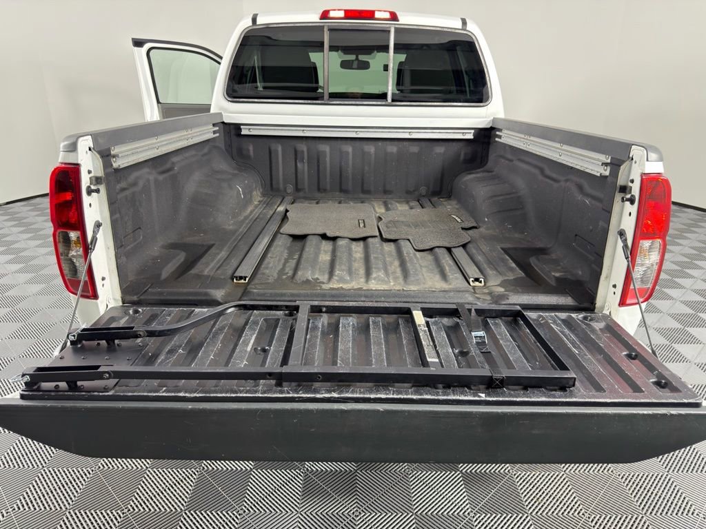 Used 2019 Nissan Frontier SL image 18