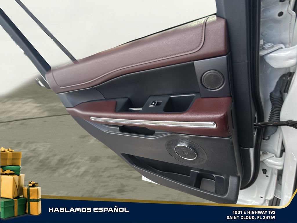 Used 2023 Ford Expedition Limited image 31