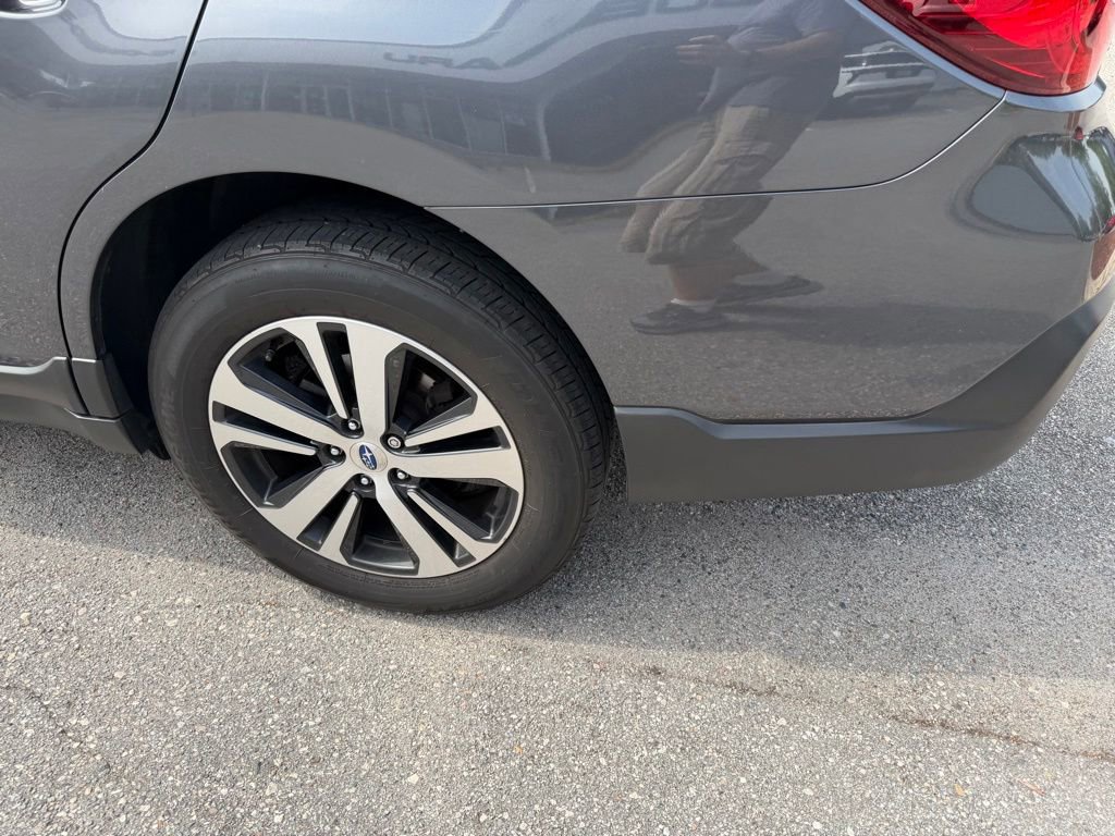 Used 2019 Subaru Outback 3.6R Limited AWD/4WD image 10