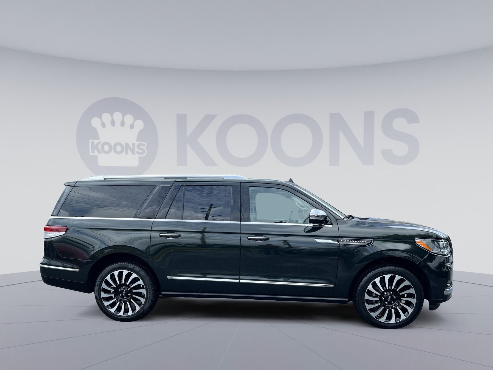 Used 2024 Lincoln Navigator L Black Label AWD/4WD image 8