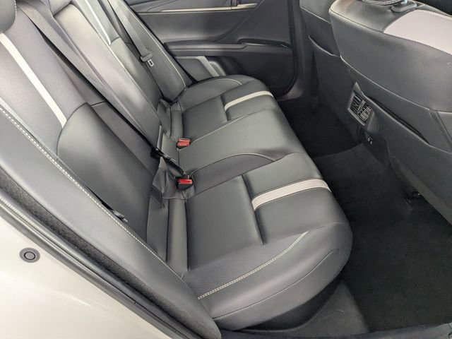Used 2025 Toyota Camry SE image 28