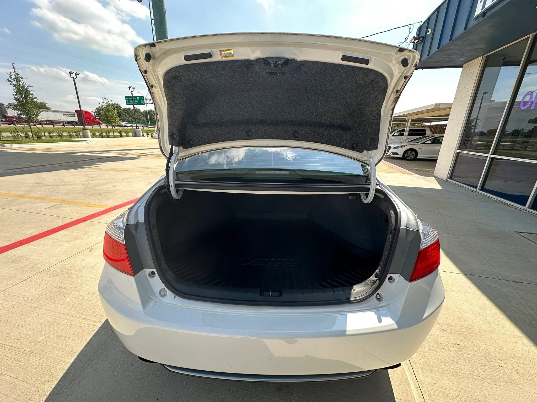 Used 2015 Honda Accord Sport image 9