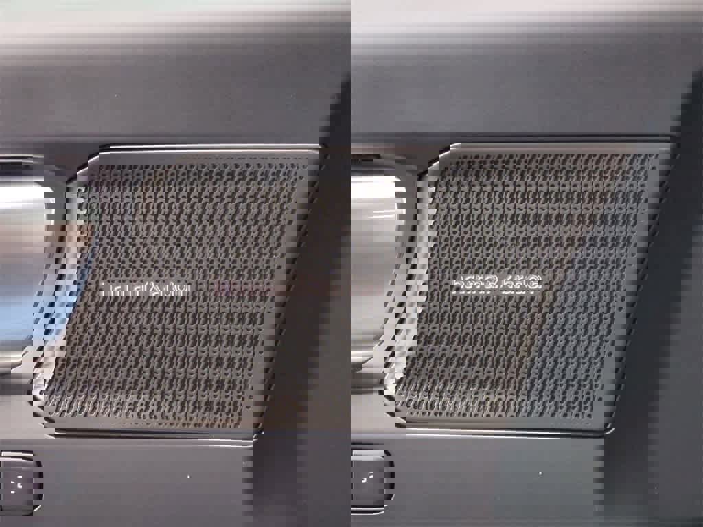 New 2026 Volvo XC40 B5 Ultra w/ Protection Package Premier image 30