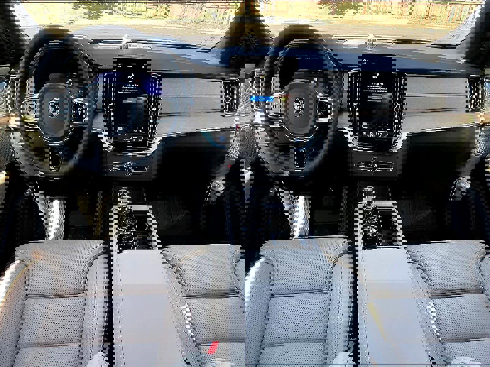 New 2026 Volvo XC90 T8 Ultra w/ Lounge Package image 7