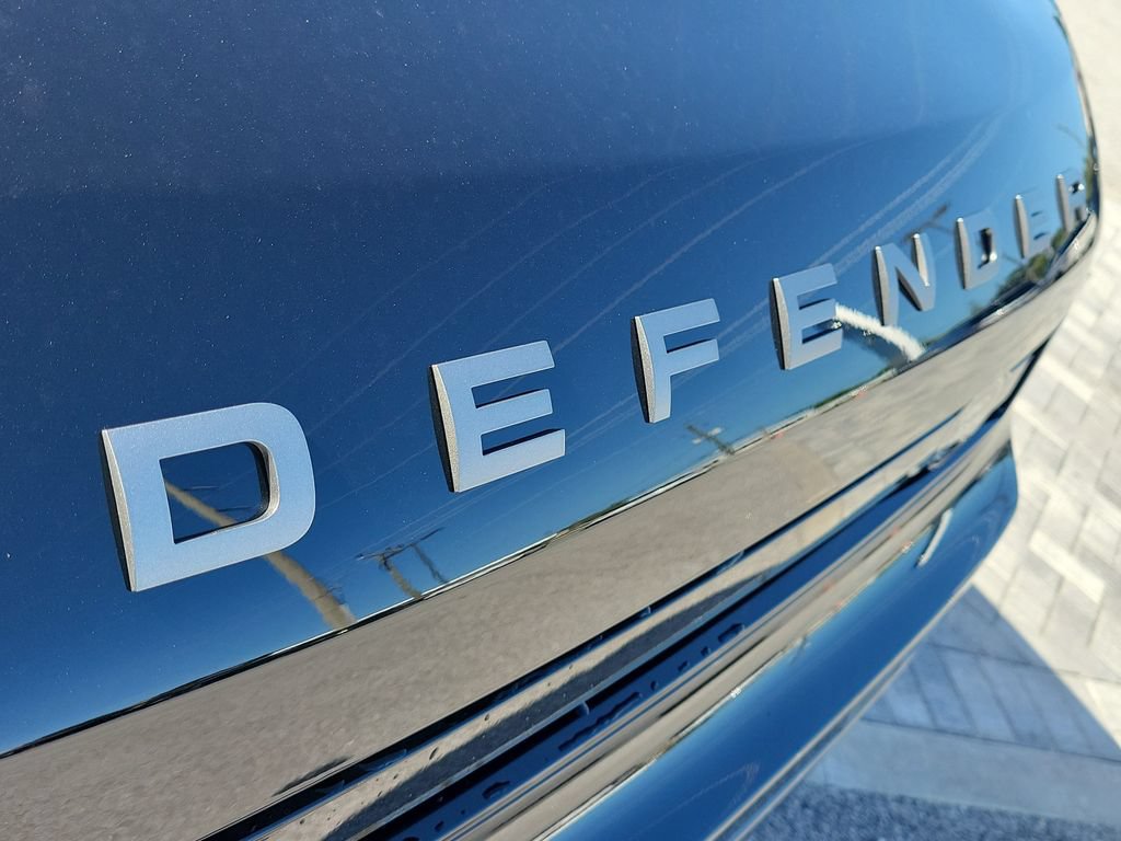 New 2026 Land Rover Defender 110 S AWD/4WD image 9