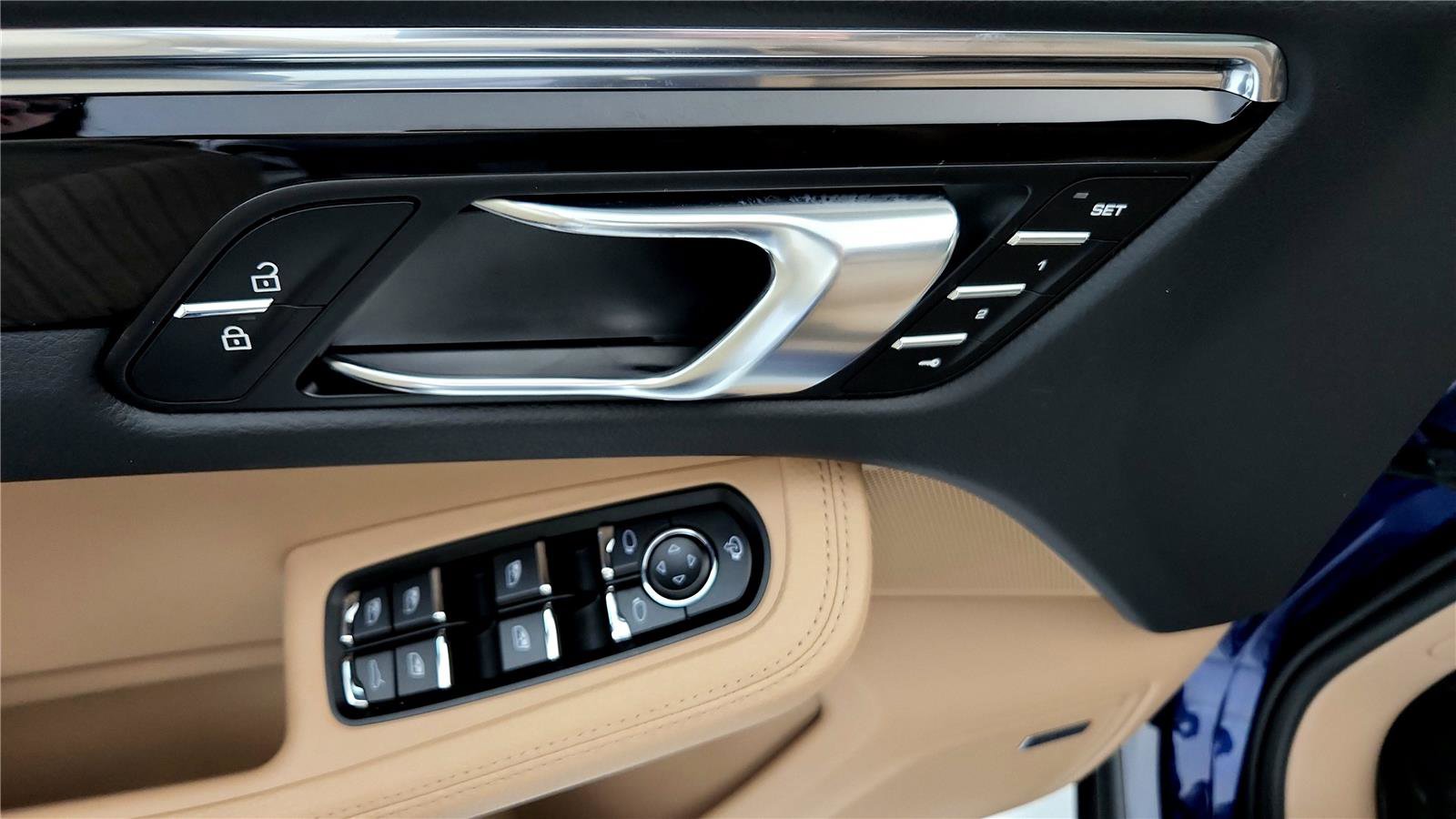 Used 2024 Porsche Macan Turbo image 23