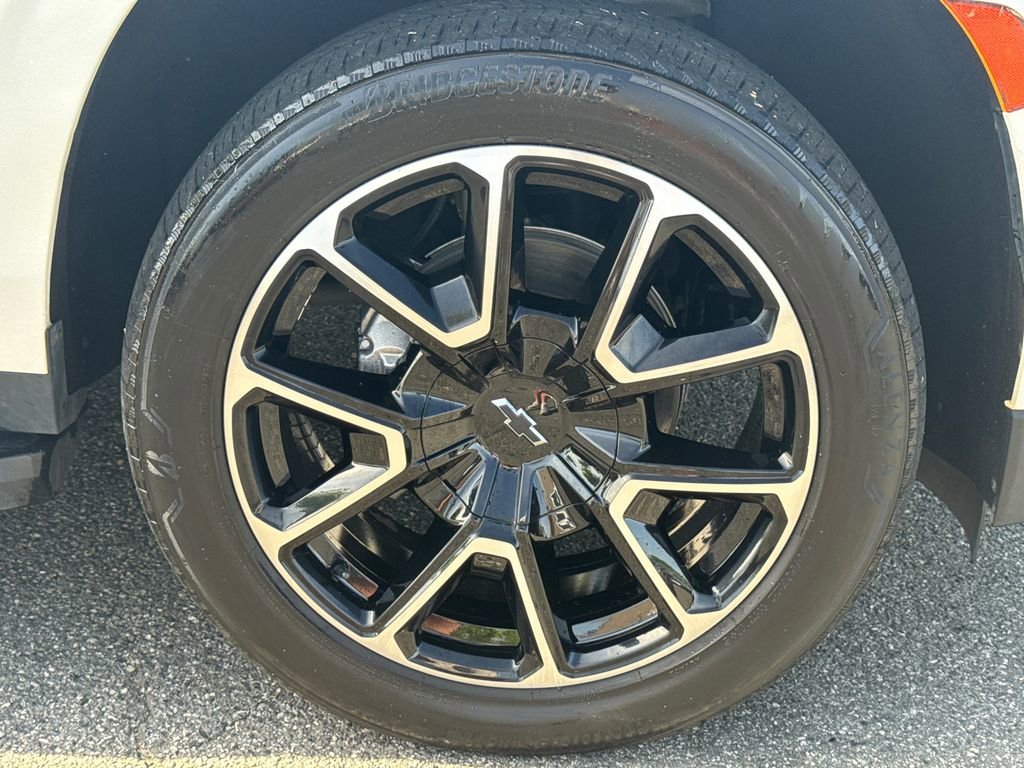 Used 2022 Chevrolet Suburban RST AWD/4WD image 12