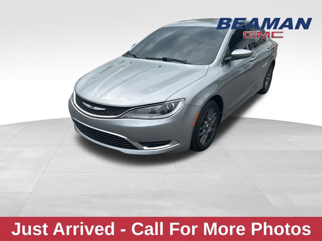 Used 2016 Chrysler 200 Limited image 1