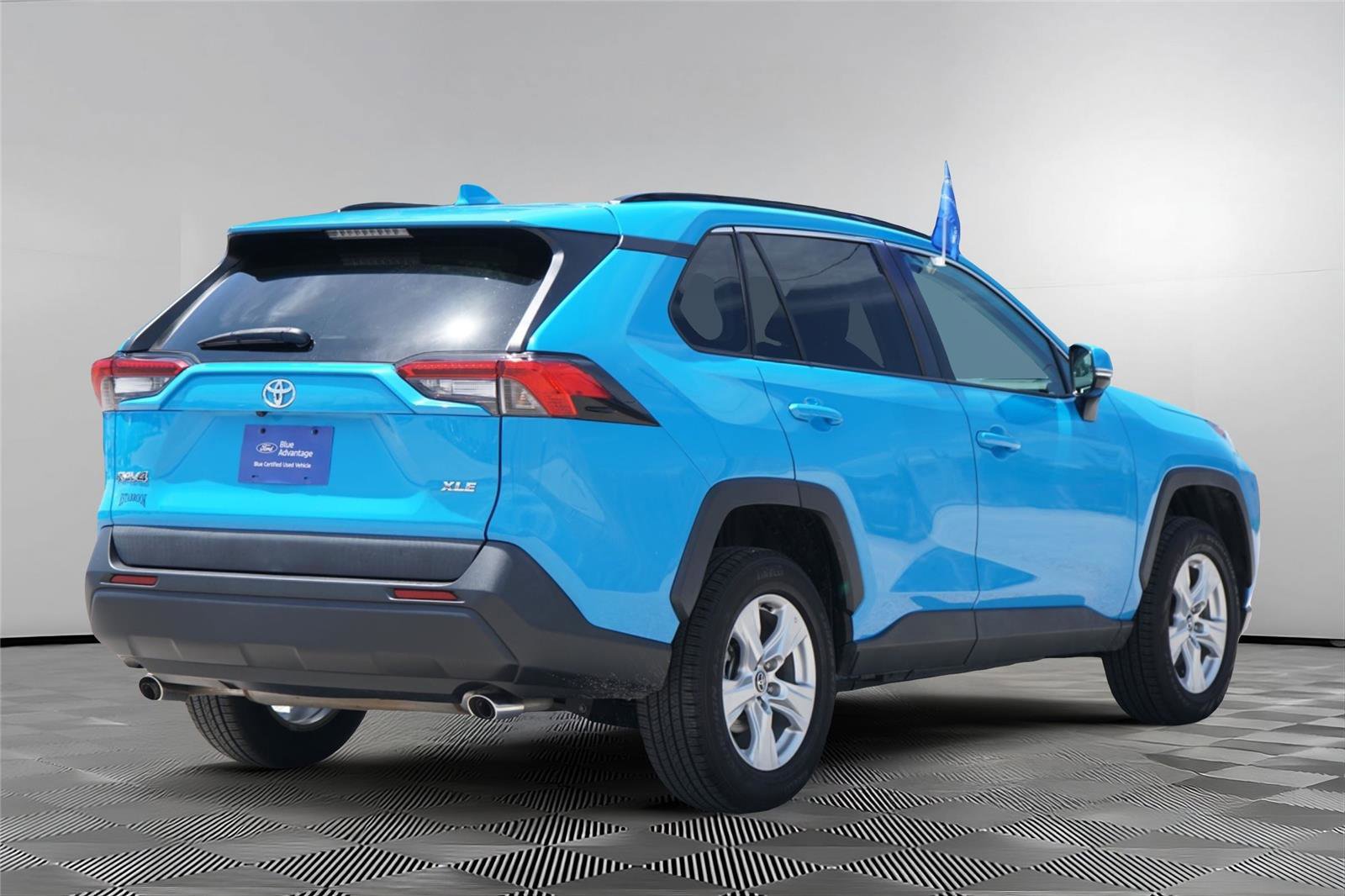 Used 2020 Toyota RAV4 XLE FWD image 5