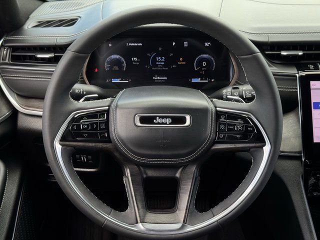 Used 2023 Jeep Grand Cherokee Overland w/ Luxury Tech Group IV AWD/4WD image 13