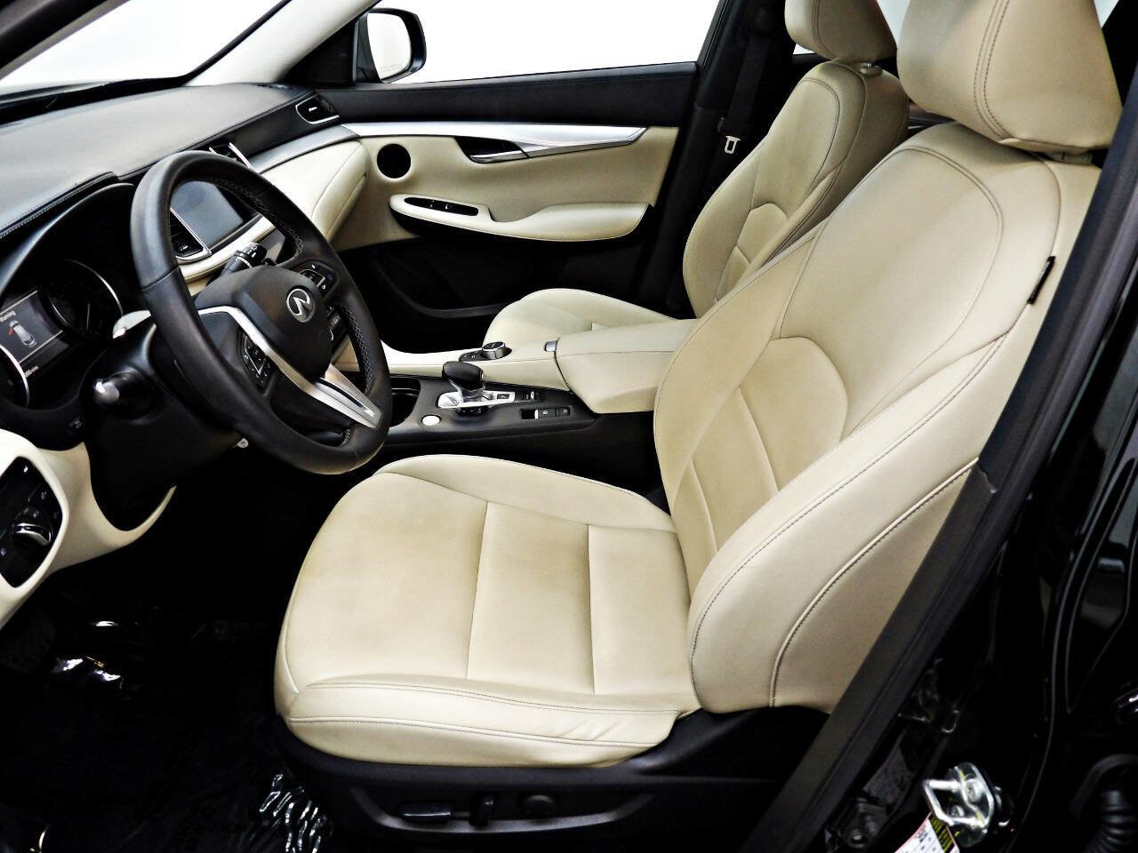 Used 2021 INFINITI QX50 Luxe image 8