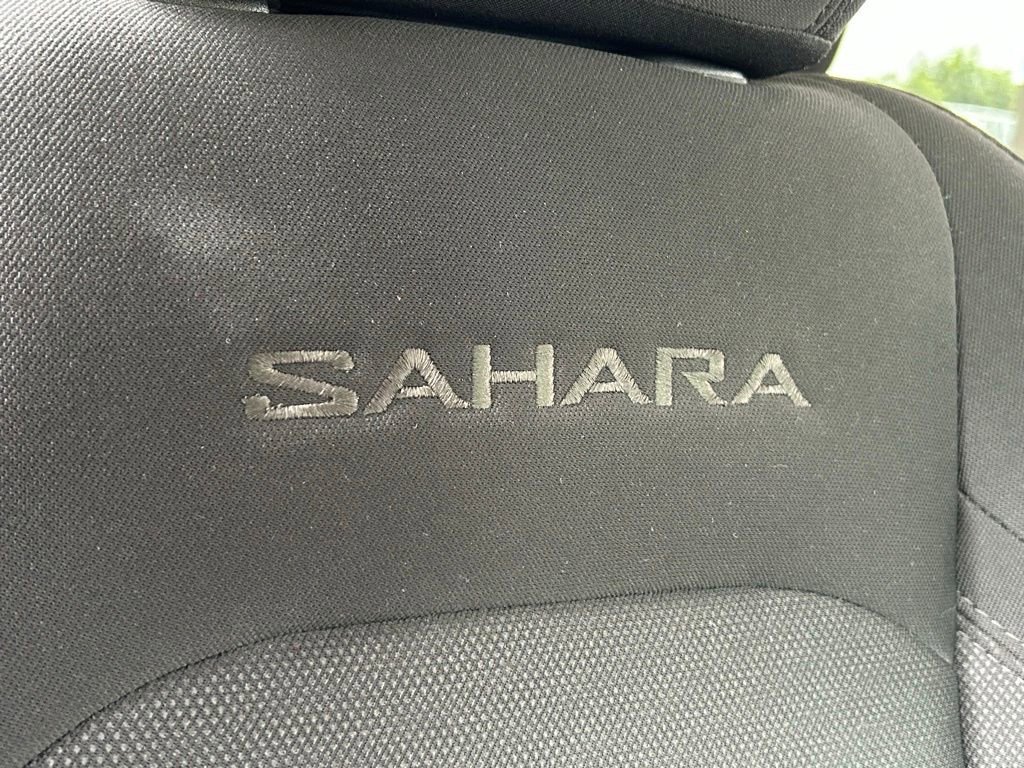 Certified 2018 Jeep Wrangler Unlimited Sahara image 34