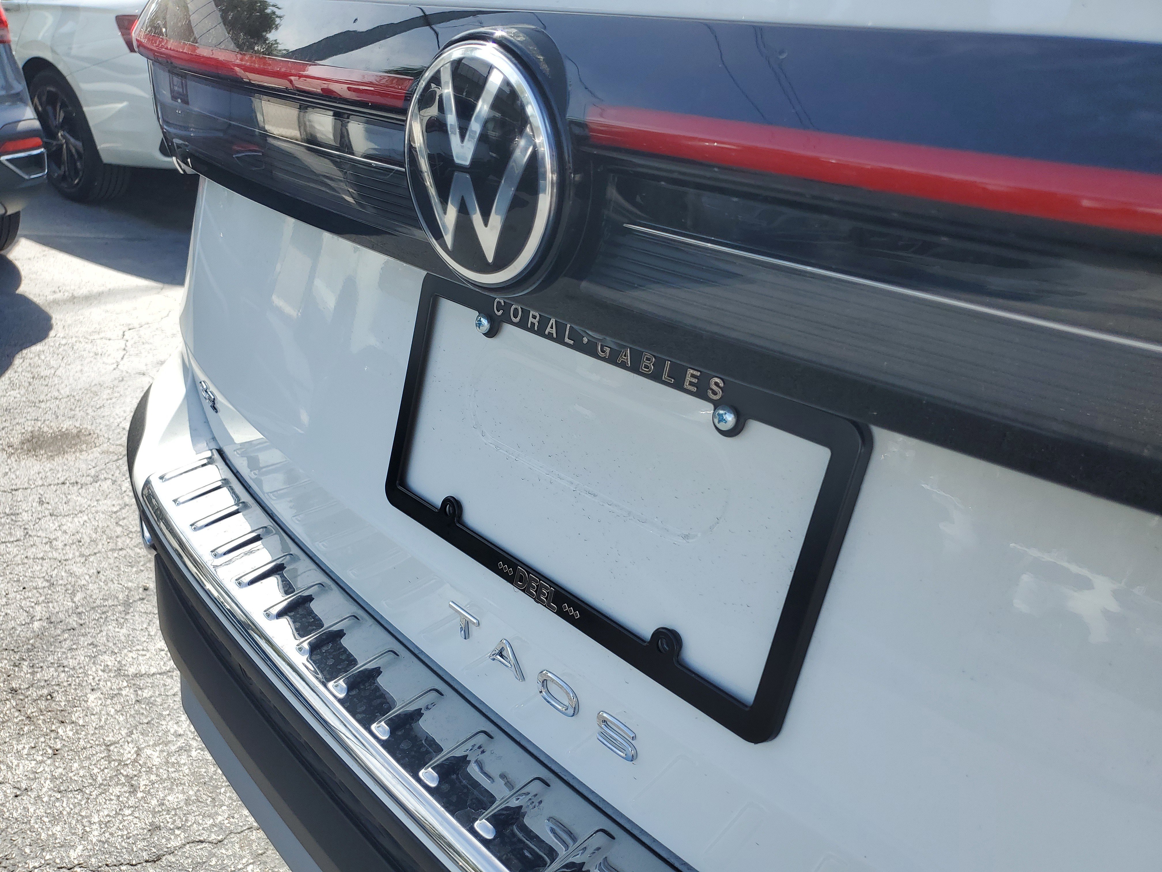 Used 2025 Volkswagen Taos SE image 10