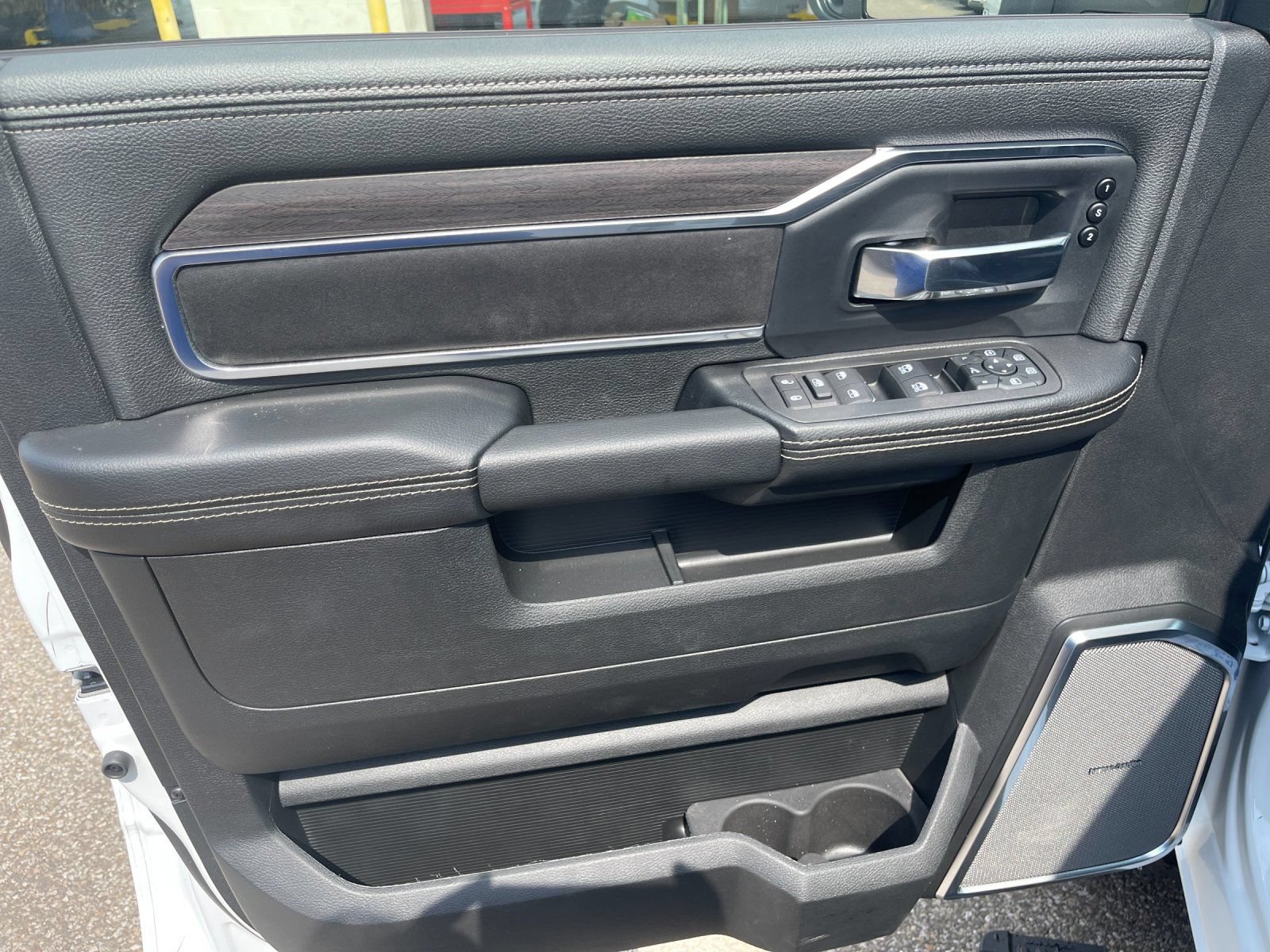 New 2027 RAM 2500 Laramie AWD/4WD image 11