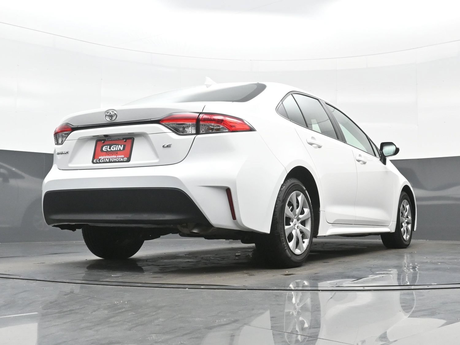 Used 2025 Toyota Corolla LE FWD image 29
