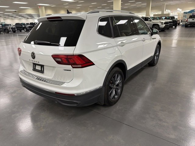 Used 2023 Volkswagen Tiguan SE image 6